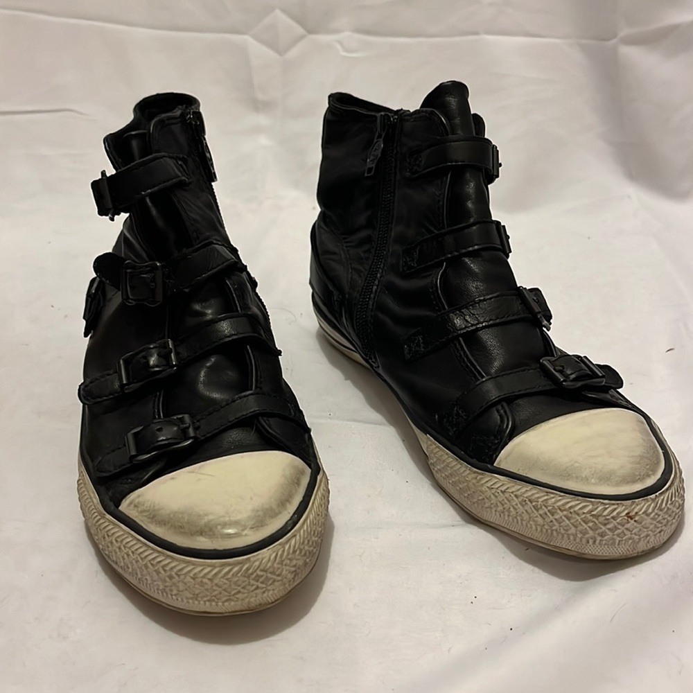 Strappy sneakers
